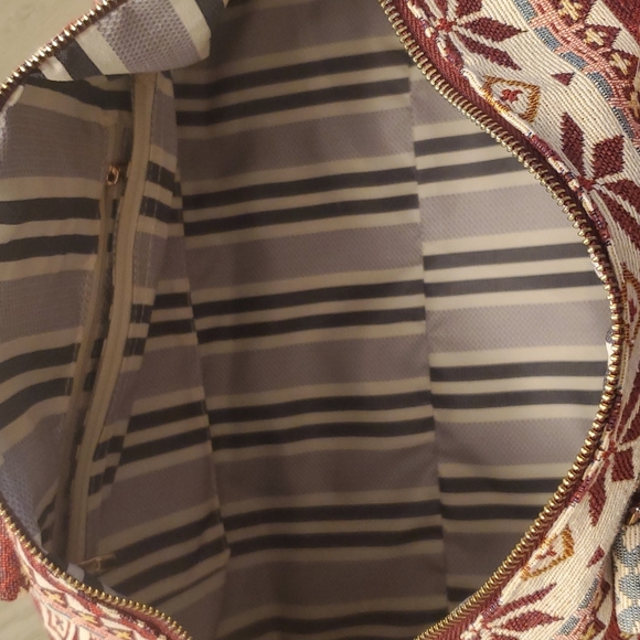 NWT Urban Expressions Weekender bag - Picture 8 of 10